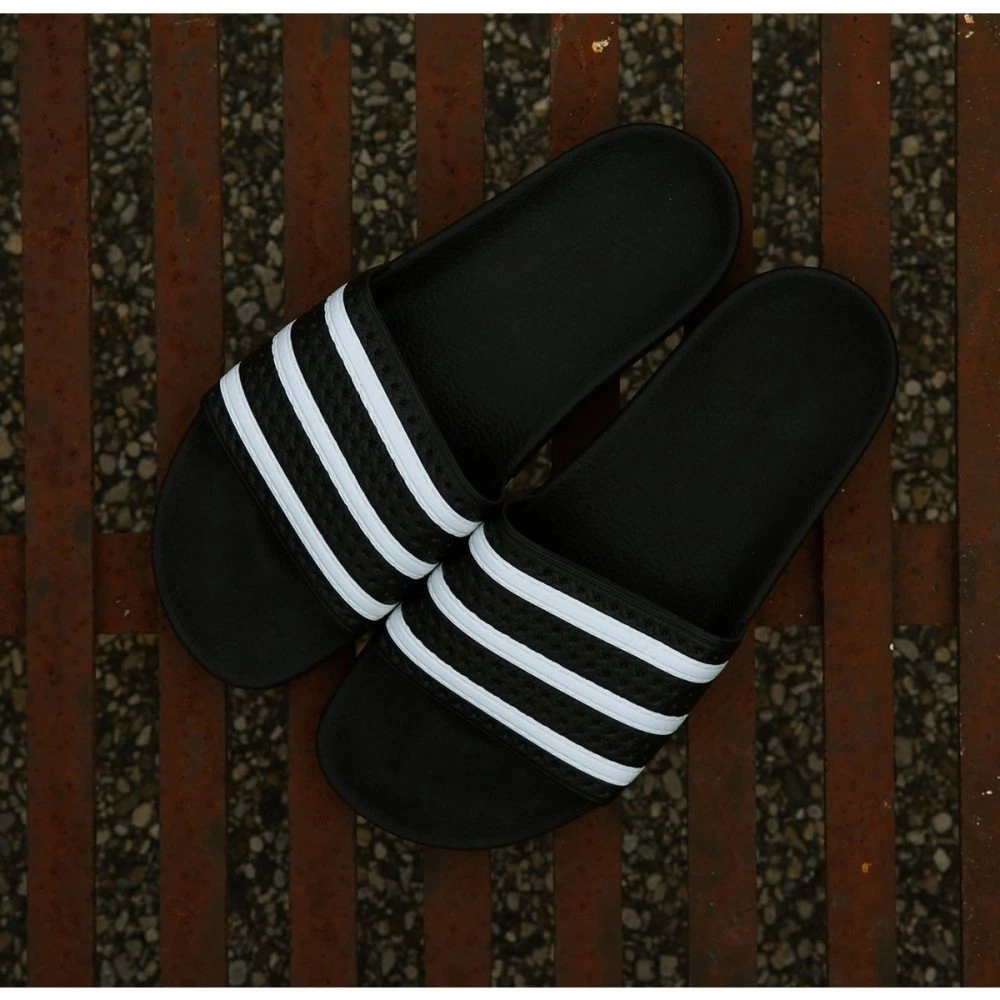 ADIDAS ORIGINALS Adilette Black 4 ADIDAS ORIGINALS Adilette Black - immagine 2