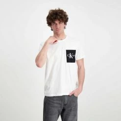 CALVIN KLEIN JEANS T-SHIRT POCKET LOGO Bianco -Strada Moda calvin klein jeans j30j320192 t shirt pocket logo casual uomo 044627001 yaf 4