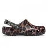 CROCS CLASSIC ANIMAL REMIX Nero -Strada Moda crocs cr 207840 classic animal remix tutti sandali donna 044813101 blk 1