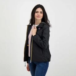 K-WAY GIACCA CAPPUCCIO MARGERITE POLY JERSEY DONNA Nero -Strada Moda k way k31169w giacca cappuccio margerite poly jersey donna giacconi donna 045343401 usy 5