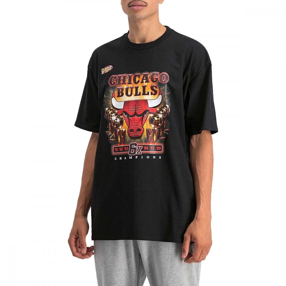 MITCHELL & NESS T-SHIRT LAST DANCE 6X CHAMPS BULLS Nero 4 MITCHELL & NESS T-SHIRT LAST DANCE 6X CHAMPS BULLS Nero - immagine 2