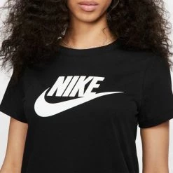 NIKE T-SHIRT ESSENTIAL LOGO DONNA Nero -Strada Moda nike bv6169 t shirt essential logo donna sport style donna 039799801 010 3