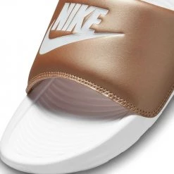 NIKE VICTORI ONE SLIDE DONNA Bianco -Strada Moda nike cn9677 w victori one slide tutti sandali donna 045209601 900 4