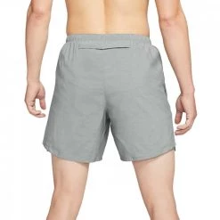 NIKE SHORT CHALLENGER 7" Grigio 8 NIKE SHORT CHALLENGER 7" Grigio -Strada Moda nike cz9066 short challenger 7 abbigliamento running uomo 042661201 084 2