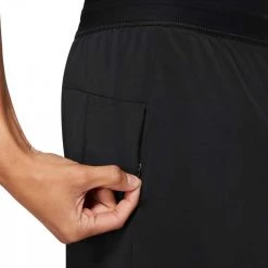 NIKE SHORT YOGA 2IN1 Nero -Strada Moda nike dc5320 short yoga 2in1 abbigliamento training e palestra uomo 042414501 010 3