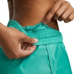 NIKE SHORT SWOOSH RUN DONNA Verde 9 NIKE SHORT SWOOSH RUN DONNA Verde -Strada Moda nike dd6831 short swoosh run donna abbigliamento running donna 044563401 392 4