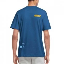 NIKE T-SHIRT ESSENTIAL FUTURA Blu -Strada Moda nike dm6377 t shirt essential futura sport style uomo 045005701 407 2