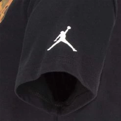 NIKE JORDAN T-SHIRT ICE DYE JUMBO JUMPMAN BAMBINO Nero 9 NIKE JORDAN T-SHIRT ICE DYE JUMBO JUMPMAN BAMBINO Nero -Strada Moda nike jordan 95b253 t shirt ice dye jumbo jumpman bambino abbigliamento bambino 044517301 023 4