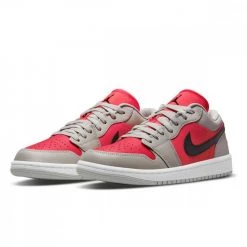 NIKE JORDAN AIR JORDAN 1 MID DONNA -Strada Moda nike jordan dc0774 air jordan 1 mid donna tutte sneaker donna 044504501 060 2