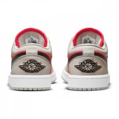 NIKE JORDAN AIR JORDAN 1 MID DONNA -Strada Moda nike jordan dc0774 air jordan 1 mid donna tutte sneaker donna 044504501 060 3