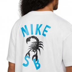 NIKE SB T-SHIRT ESCORPION Bianco -Strada Moda nike sb dn7297 t shirt escorpion street style uomo 044581201 100 4
