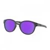 OAKLEY OCCHIALE LATCH VIOLET IRDIUM -Strada Moda oakley oo9265 occhiale latch violet irdium tutti bambino uomo 041964301 5553 1