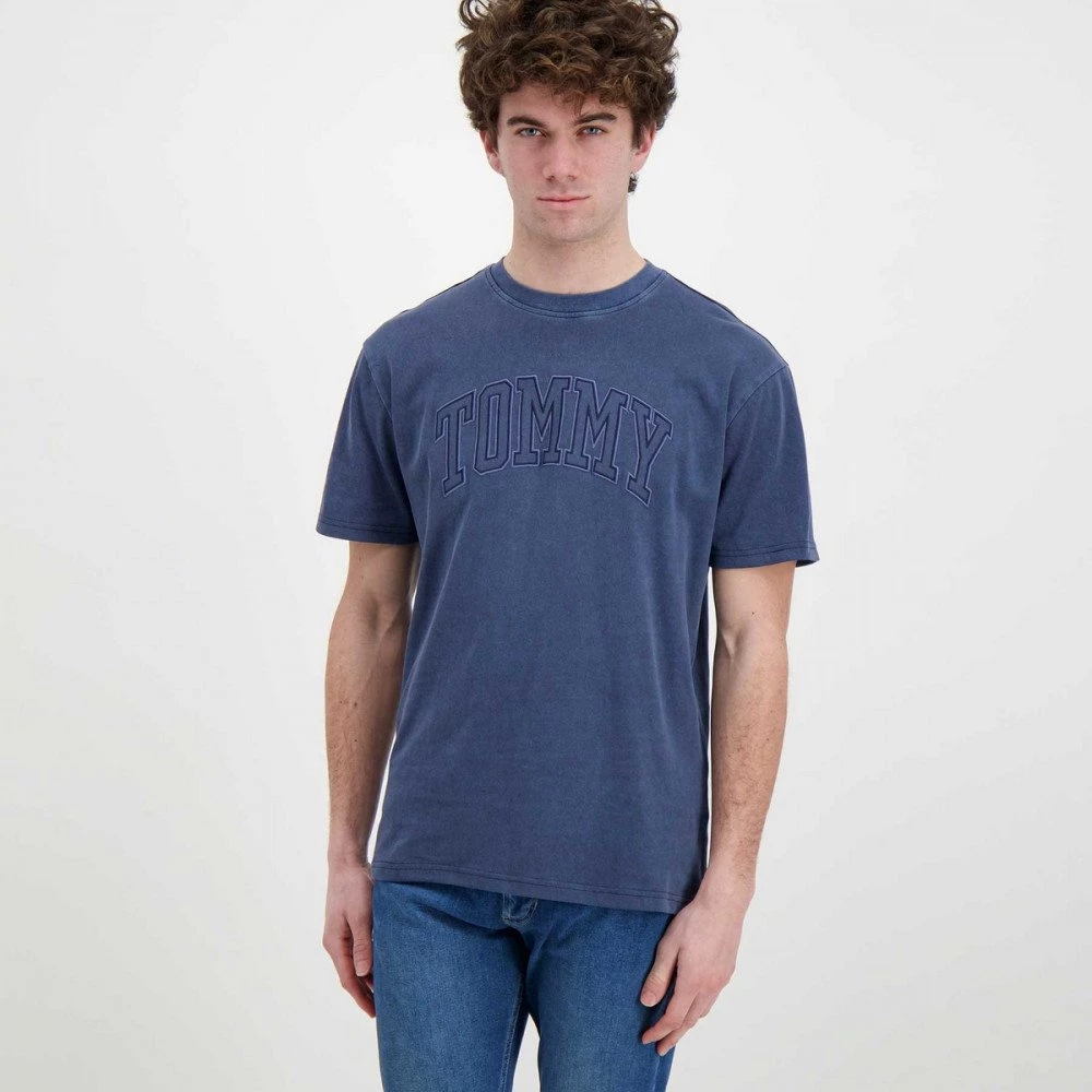 TOMMY JEANS T-SHIRT TONAL TOMMY COLLEGIATE Blu 4 TOMMY JEANS T-SHIRT TONAL TOMMY COLLEGIATE Blu - immagine 2