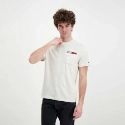 TOMMY JEANS T-SHIRT ESSENTIAL TASCHINO -Strada Moda tommy jeans dm0dm13063 t shirt essential taschino casual uomo 045111501 ybr 4
