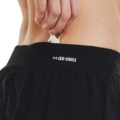 UNDER ARMOUR SHORT ISOCHILL 2IN1 DONNA Nero -Strada Moda under armour 1361582 short isochill 2in1 donna abbigliamento running donna 044938801 001 5