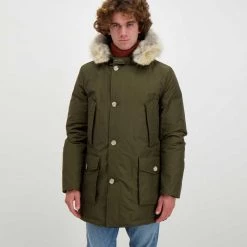 WOOLRICH ARCTIC PARKA DETACHABLE FUR Verde -Strada Moda woolrich cfwoou0482mrut0001 arctic parka detachable fur giacconi uomo 043911901 dag 3